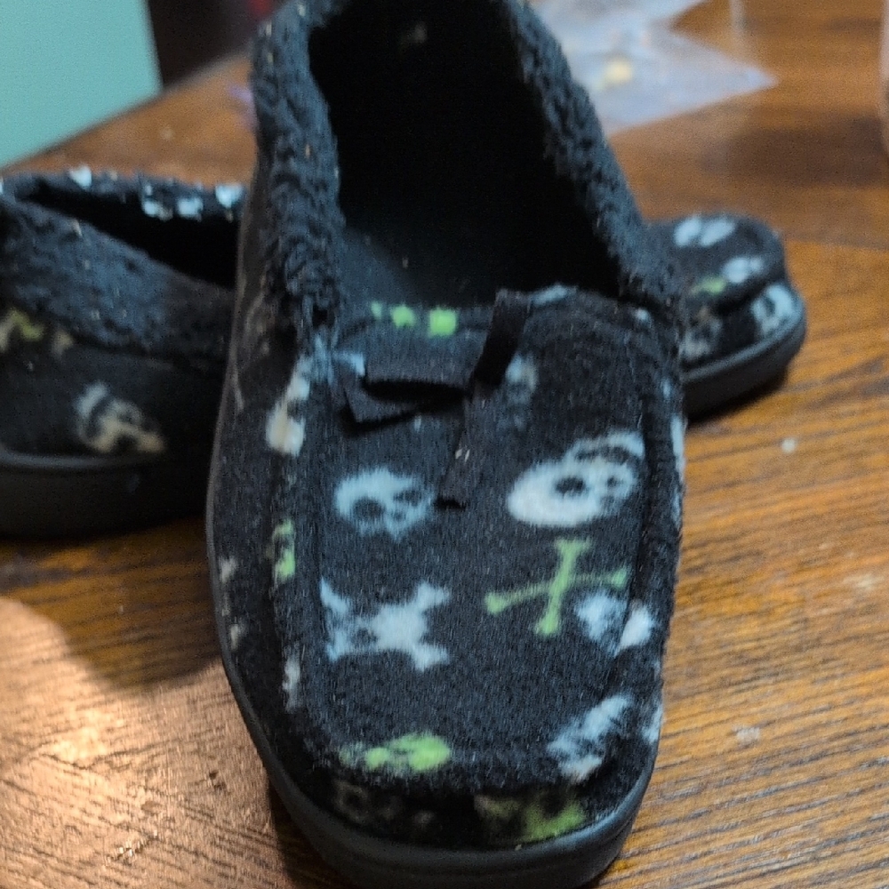 Cozy Black Skull Kids Home Shoes For Winter